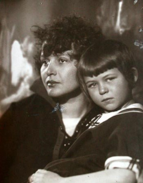 Татьяна Сергеевна ЕСЕНИНА о своих родителях — Зинаиде Райх и Сергее Есенине 003143